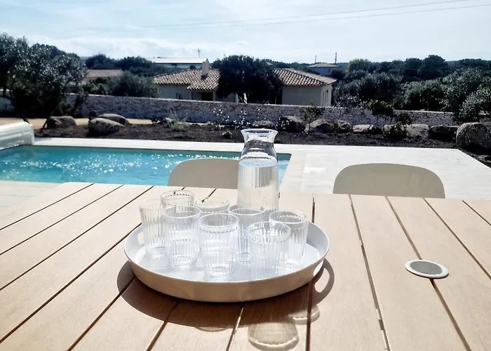 Neuve Piscine Privee Chauffee Villa