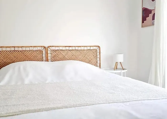 Neuve Piscine Privee Chauffee * Бонифачо