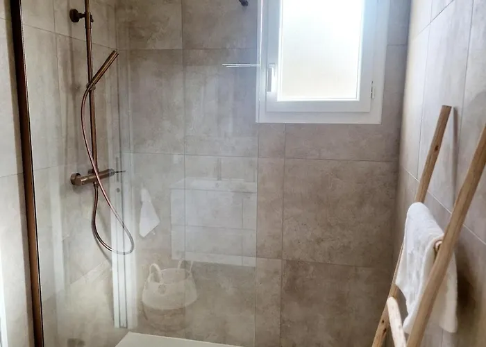 Neuve Piscine Privee Chauffee Вилла Бонифачо