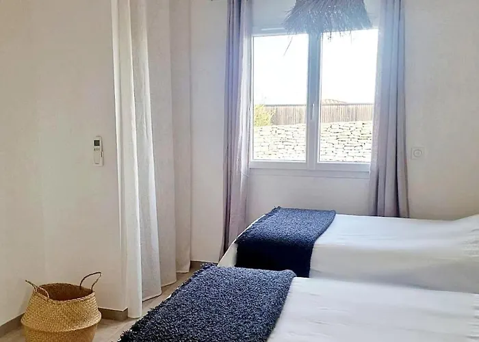 Neuve Piscine Privee Chauffee Вилла Бонифачо